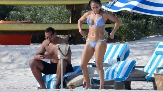 Moramo pitati J.Lo čemu Photoshop