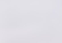 U oblacima U oblacima - ljubavni roman