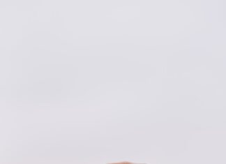 U oblacima U oblacima - ljubavni roman