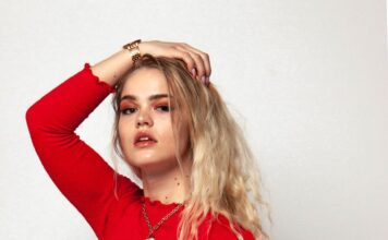 Osudjena da voli photo of woman wearing red dress