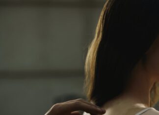 Andjeoska ljubav woman wearing brown brassiere