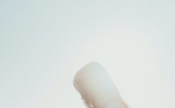 Gradska devojka sea beach love people