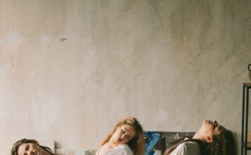 Tri sestre Iva Mili - Tri sestre - kratki ljubić, čitaj odmah