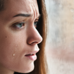 Zašto je tuzi potrebno toliko vremena da napusti osobu – Poznati filozof mudro objašnjava