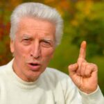 Čuvaj se koze sa prednje strane, konja sa zadnje strane i GLUPOG ČOVJEKA sa svih strana