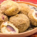 Knedle od krompirovog testa punjene šljivama