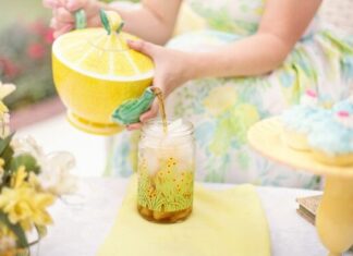 UGUŠI VAS SUHI KAŠALJ? U šolju toplog mlijeka dodajte OVAJ STASTOJAK i nestaće preko noći!