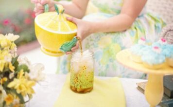 UGUŠI VAS SUHI KAŠALJ? U šolju toplog mlijeka dodajte OVAJ STASTOJAK i nestaće preko noći!