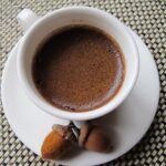 Pravila je jutarnju kafu na ovaj način PA JE IZLIJEČILA ŠTITNU, anemiju i bolove u kostima! (FOTO)