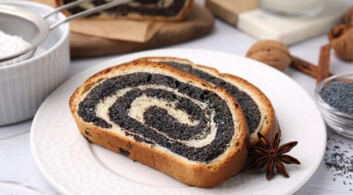 Svi su ludi za njom: Aleksandra Vasković otkrila porodični recept, štrudla sa makom koja osvaja na prvi zalogaj