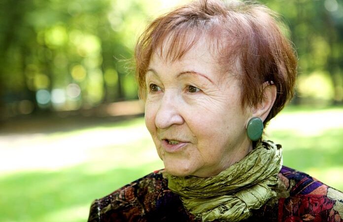 “Ako hoćeš da ti muž bude vjeran nikad ga ne puštaj daleko od kuće” – 10 bakinih savjeta za sretan brak