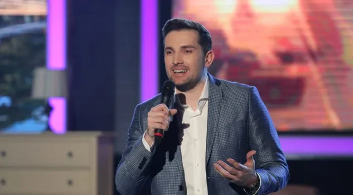 Mirza Selimović o početku karijere: Prvi album mu propao, posudio pare za pjesmu Mirza Selimović o početku karijere: Prvi album mu propao, posudio pare za pjesmu