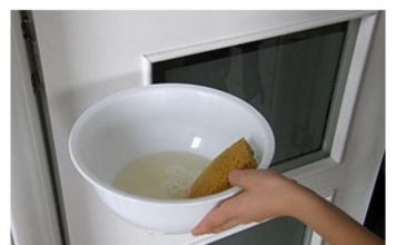 BIT ĆE KAO NOVA – EVO KAKO DA OČISTITE POŽUTJELA VRATA: Treba vam samo ova smjesa BIT ĆE KAO NOVA – EVO KAKO DA OČISTITE POŽUTJELA VRATA: Treba vam samo ova smjesa