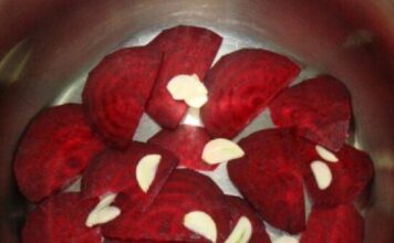 CVEKLA I BELI LUK: Pomešajte ih zajedno – otklanjaju malaksalost, čiste jetru i debelo crevo. CVEKLA I BELI LUK: Pomešajte ih zajedno – otklanjaju malaksalost, čiste jetru i debelo crevo.