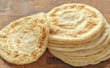 Hljeb sa sirom – PREMEKAN: Pravim ga već 10 godina, nikada me nije izneverio Hljeb sa sirom – PREMEKAN: Pravim ga već 10 godina, nikada me nije izneverio