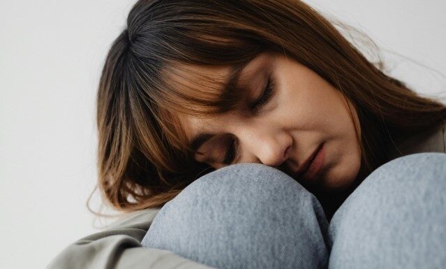 Jednostavan pokret od 20 sekundi može ublažiti stres i tjeskobu, evo i kako Jednostavan pokret od 20 sekundi može ublažiti stres i tjeskobu, evo i kako