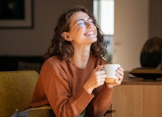 Kafa u jutarnjim satima smanjuje rizik za srčani i moždani udar Kafa u jutarnjim satima smanjuje rizik za srčani i moždani udar