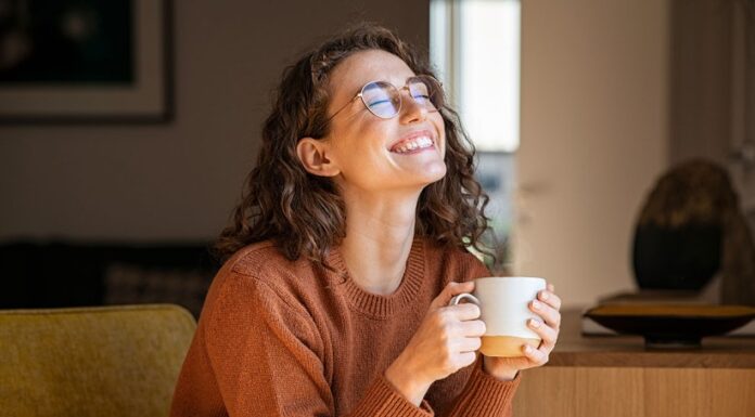 Kafa u jutarnjim satima smanjuje rizik za srčani i moždani udar Kafa u jutarnjim satima smanjuje rizik za srčani i moždani udar
