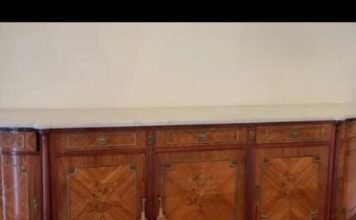 Kupila polovnu komodu, a nije ni slutila kakvo blago se krije unutra: Kad je otvorila, ostala u šoku Kupila polovnu komodu, a nije ni slutila kakvo blago se krije unutra: Kad je otvorila, ostala u šoku