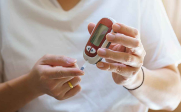 “NEĆETE DOBITI ŠEĆER AKO JEDETE SLATKO” Ljekar otkrio kako se dobije dijabetes, a ovo su simptomi koje ljudi ignorišu “NEĆETE DOBITI ŠEĆER AKO JEDETE SLATKO” Ljekar otkrio kako se dobije dijabetes, a ovo su simptomi koje ljudi ignorišu