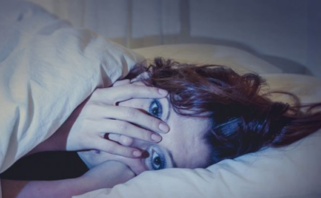 Noću je čula glasove i mislila da je opseda duh, pa postavila kameru: Kad je videla šta se dešava dok spava zaledila se Noću je čula glasove i mislila da je opseda duh, pa postavila kameru: Kad je videla šta se dešava dok spava zaledila se