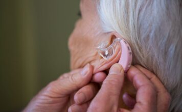 Nosite slušni aparat? Može vam pomoći da živite duže Nosite slušni aparat? Može vam pomoći da živite duže