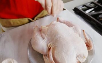 OVAJ DIO PILETA NIKAD NEMOJTE DA JEDETE, ČIST JE OTROV: SadržI najviše PARAZITA I BAKTERIJA, a svi ga obožavaju OVAJ DIO PILETA NIKAD NEMOJTE DA JEDETE, ČIST JE OTROV: SadržI najviše PARAZITA I BAKTERIJA, a svi ga obožavaju