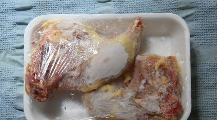 Ovako odmrzavate meso za 5 MINUTA: Da sam bar ranije znao ovaj trik! Ovako odmrzavate meso za 5 MINUTA: Da sam bar ranije znao ovaj trik!