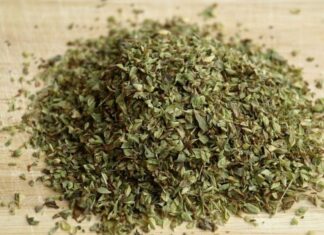 Pospite vaša stopala origanom i gledajte šta će se desiti sa vašim tijelom kroz par minuta Pospite vaša stopala origanom i gledajte šta će se desiti sa vašim tijelom kroz par minuta