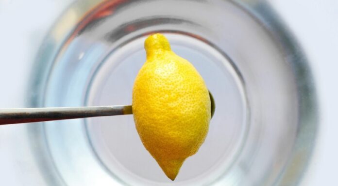 Pročišćavanje u tri dana: Detoks koji revitalizira tijelo i oblikuje stomak Pročišćavanje u tri dana: Detoks koji revitalizira tijelo i oblikuje stomak