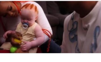 Crni roditelji dobili potpuno belu bebu sa riđom kosom: Ocu savetovali da uradi DNK test, a onda je otrkivena šokantna istina Crni roditelji dobili potpuno belu bebu sa riđom kosom: Ocu savetovali da uradi DNK test, a onda je otrkivena šokantna istina