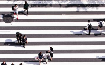 Hodanje unazad: Neobična navika koja može smanjiti rizik od demencije Hodanje unazad: Neobična navika koja može smanjiti rizik od demencije