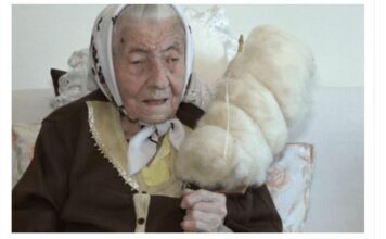 Imam 15 godina i odrasla sam sa bakom koja je prije 2 mjeseca umrla… Imam 15 godina i odrasla sam sa bakom koja je prije 2 mjeseca umrla…