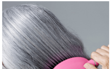 Kako prekriti sedu kosu bez farbanja: Jedan sastojak iz kuhinje ima sjajan efekat na kosu, biće i bujnija Kako prekriti sedu kosu bez farbanja: Jedan sastojak iz kuhinje ima sjajan efekat na kosu, biće i bujnija