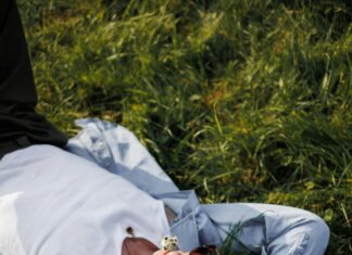 Ležanje na zemlji liječi vaše tijelo Ležanje na zemlji liječi vaše tijelo