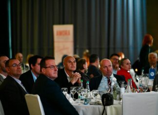 Mozaik zdravlja u Sarajevu: Farmavita okupila 200 ljekara Mozaik zdravlja u Sarajevu: Farmavita okupila 200 ljekara