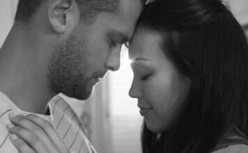 Ovih 7 znakova otkrivaju da se vaš muž zaljubio u drugu Ovih 7 znakova otkrivaju da se vaš muž zaljubio u drugu