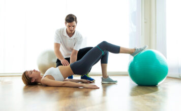 Znojite se zajedno: 5 ideja za kućni trening u paru Znojite se zajedno: 5 ideja za kućni trening u paru