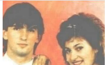 Ceca je imala vezu s njim prije 30 godina, a evo kako on izgleda danas: Morate upoznati i njegovu ženu! (Foto) Ceca je imala vezu s njim prije 30 godina, a evo kako on izgleda danas: Morate upoznati i njegovu ženu! (Foto)