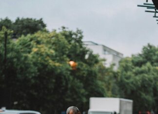 Dok pričate, nesvjesno trenirate: Koliko vas koraka košta jedan poziv? Dok pričate, nesvjesno trenirate: Koliko vas koraka košta jedan poziv?