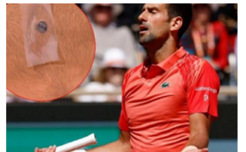 ĐOKOVIĆ SKINUO MAJICU, A ONDA SU LJUDIMA PALE VILICE???”! Ljudi u neverici zbog ŠOK prizora – šta je ovo na Novakovim grudima! ĐOKOVIĆ SKINUO MAJICU, A ONDA SU LJUDIMA PALE VILICE???”! Ljudi u neverici zbog ŠOK prizora – šta je ovo na Novakovim grudima!