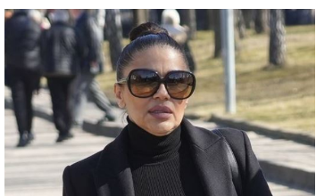 Gledala kako roditelji klanjaju, a spas našla u hrišćanstvu, majka je dala tetki poznatog Srbina: Tragedija je promenila, njemu rodila dete, pa isterala iz kuće Gledala kako roditelji klanjaju, a spas našla u hrišćanstvu, majka je dala tetki poznatog Srbina: Tragedija je promenila, njemu rodila dete, pa isterala iz kuće