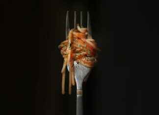 Jedete samo salatu i proteine? Provjerite imate li manoreksiju Jedete samo salatu i proteine? Provjerite imate li manoreksiju