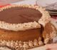 Kenedi torta: Bila je hit 90-ih, čokoladni fil se topi u ustima i nema izdašnije poslastice
