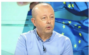 Ljudi misle da im je pao pritisak, a ustvari srce je stalo na trenutak: Srpski kardiolog otkrio šta prvo da uradite kad preskače i lupa Ljudi misle da im je pao pritisak, a ustvari srce je stalo na trenutak: Srpski kardiolog otkrio šta prvo da uradite kad preskače i lupa