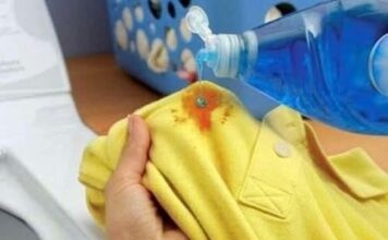 Nikada se ovog ne biste sjetili: Sve fleke sa odjeće skida jedno sredstvo, a svi ga imamo u kući Nikada se ovog ne biste sjetili: Sve fleke sa odjeće skida jedno sredstvo, a svi ga imamo u kući