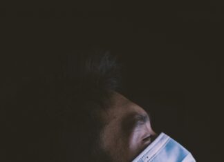 Oštra bol pri disanju može biti prvi znak zatajenja pluća Oštra bol pri disanju može biti prvi znak zatajenja pluća