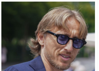 Supruga Luke Modrića je 6 godina starija od njega i radi ono što nijedna žena fudbalera nije ni pomislila: Tvrdi da je zbog nje sada najbolji, Vanji se svi dive Supruga Luke Modrića je 6 godina starija od njega i radi ono što nijedna žena fudbalera nije ni pomislila: Tvrdi da je zbog nje sada najbolji, Vanji se svi dive