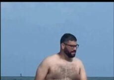 SVI PLAKALI OD SMIJEHA KAD JE IZAŠAO IZ VODE: Kad vidite donji dio slike sve će vam biti jasno (FOTO)