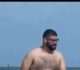 SVI PLAKALI OD SMIJEHA KAD JE IZAŠAO IZ VODE: Kad vidite donji dio slike sve će vam biti jasno (FOTO)